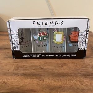 Set of 4 Friends drinking glasses!  New in box- never used
